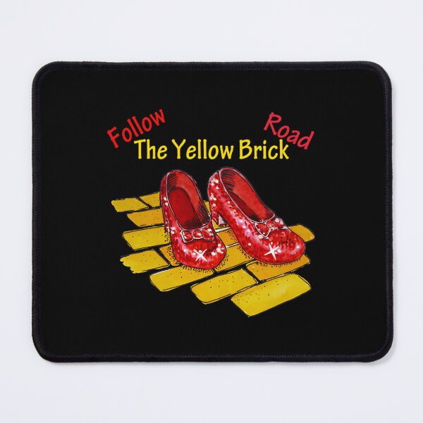 Aperçu de l'œuvre Ruby Chaussons Du Magicien D'Oz - Suivez La Route De Brique Jaune Classique créée et vendue par JeriPrall.