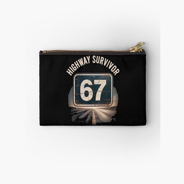 Artikelvorschau, Nummer 67 – Vintage 67 – Retro 67 – Glückszahl 67 – geboren 1967 – seit 67 – Highway 67 – Regel 67 – 67 Jahre alt – Meilenstein 67 – Jubiläum 67 – Vintage-Nummer – Retro-Typografie – minimalistische Nummer entworfen und verkauft von JansenGS.