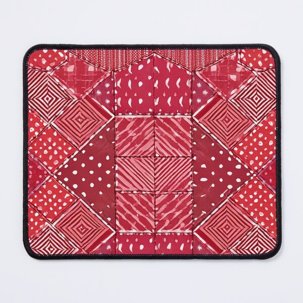 Artikelvorschau, Rotes Patchwork-Quilt-Muster entworfen und verkauft von SassyArtistry.