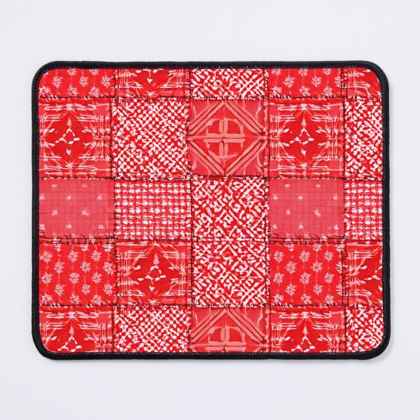 Artikelvorschau, Rotes Patchwork-Quilt-Muster entworfen und verkauft von SassyArtistry.