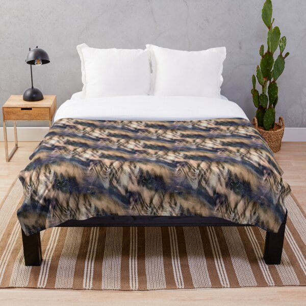 Aperçu de l'œuvre Motif de forêt crépusculaire créée et vendue par Ocean Haven.