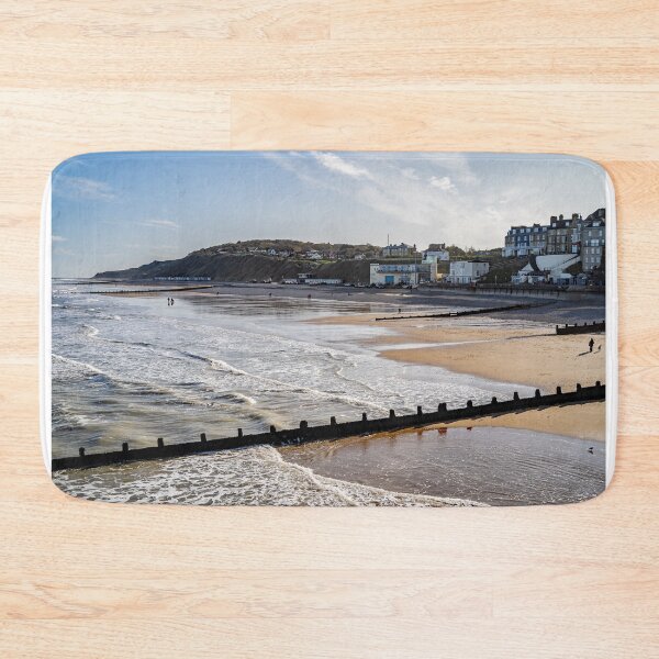 Artikelvorschau, Blick von oben über den Strand von Cromer, Norfolk Coast entworfen und verkauft von yackers1.
