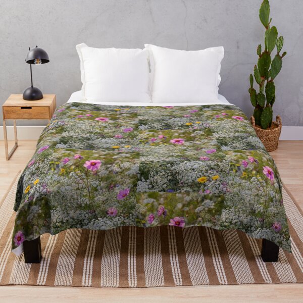 Item preview, Pradera floreciente con cosmos rosados y flores silvestres blancas designed and sold by David Patterson.