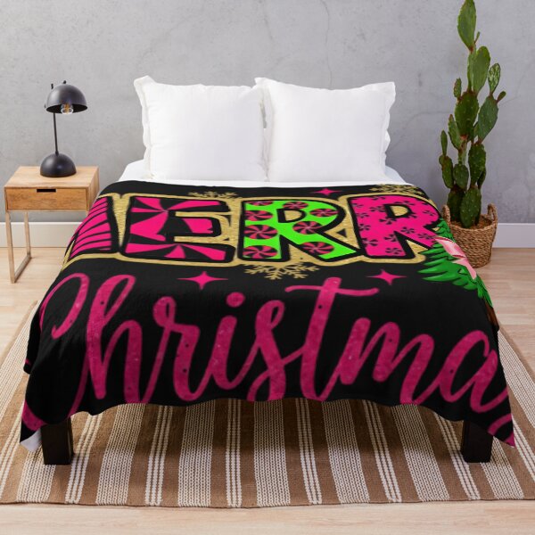 Artikelvorschau, Frohe Weihnachten, leuchtendes Zuckerstangen-Shirt – rosa und grünes Glitzer-Urlaubs-T-Shirt entworfen und verkauft von Dawesgew.