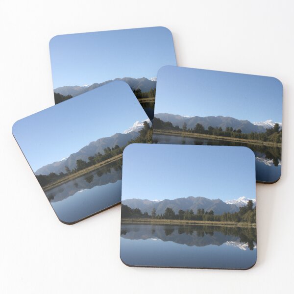Artikelvorschau, Lake Matheson - Neuseeland entworfen und verkauft von PopularTeesandStuff.