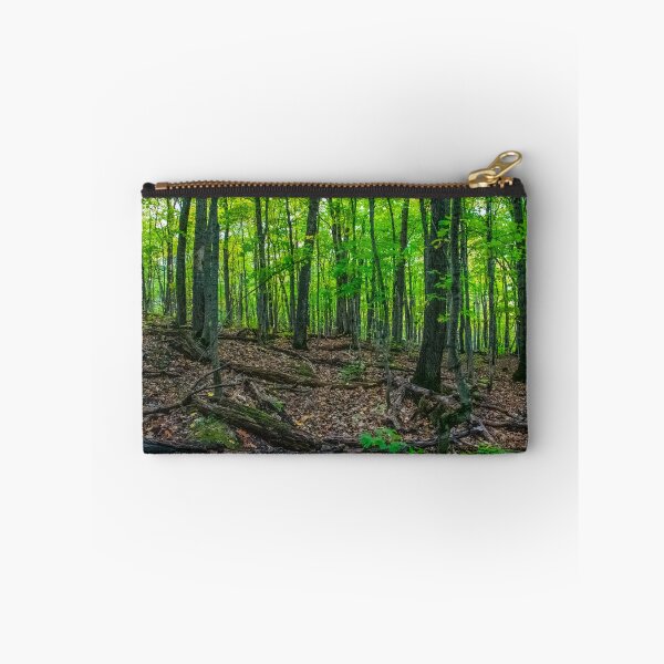 Aperçu de l'œuvre Au cœur d'une forêt verte du début de l'automne du Michigan créée et vendue par KillNFuel.