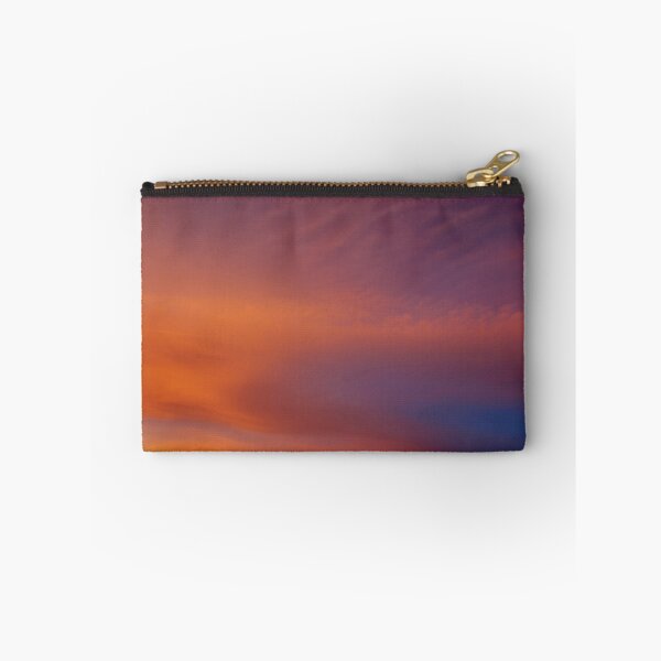 Aperçu de l'œuvre Magnifique coucher de soleil violet orange bleu ciel nuageux créée et vendue par KillNFuel.