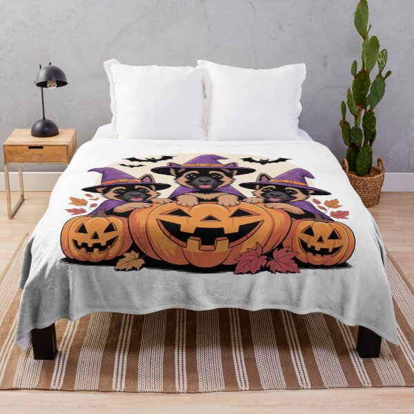 Artikelvorschau, Drei Deutsche Schäferhunde Kürbis Frauen Männer Halloween entworfen und verkauft von CraftyCuttable.
