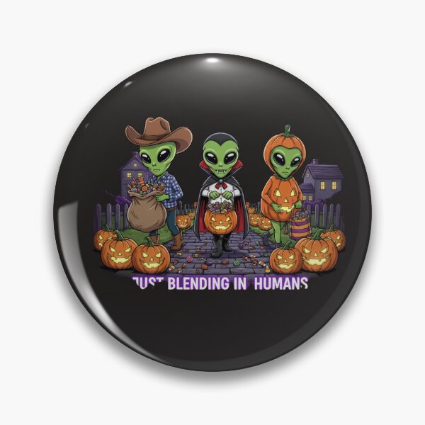 Artikelvorschau, Halloween Lustiges Alien-Halloween-Kostüm-Shirt – „Just Blending In Humans“ entworfen und verkauft von COWELLM.
