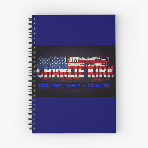 Artikelvorschau, ICH BIN CHARLIE KIRK: GOTT, LIEBE, FAMILIE & LAND (Fettdruck in Blau) entworfen und verkauft von PatriotPrint.