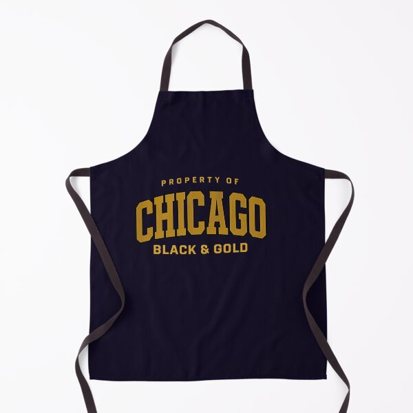 Aperçu de l'œuvre Typographie Chicago Black & Gold – Style urbain audacieux avec la mention « Propriété de Chicago » pour les vêtements et les produits dérivés créée et vendue par ArteeInnovation.