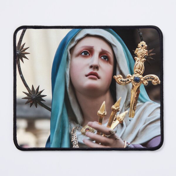 Artikelvorschau, Statue der Jungfrau Maria mit Heiligenschein und Kreuz für Prozessionen oder religiöse Dekoration entworfen und verkauft von Nmallia.