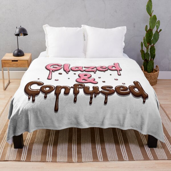 Aperçu de l'œuvre Glazed & Confused – Design amusant pour les amateurs de beignets créée et vendue par Mai Tucents Designs.