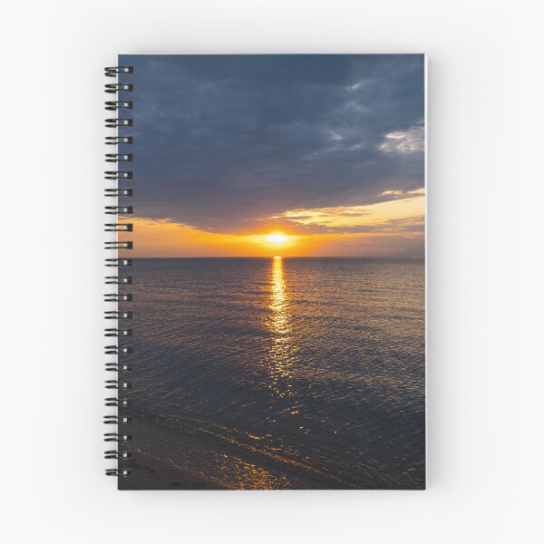 Aperçu de l'œuvre Coucher de soleil à Peraia créée et vendue par Imbeccable Images.