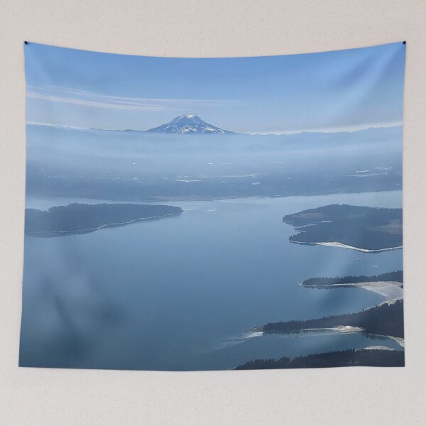 Aperçu de l'œuvre Mont Rainier au-dessus de Puget Sound créée et vendue par flyscenicair.