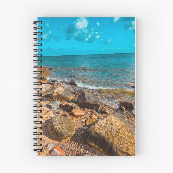 Artikelvorschau, Cliffside Amazonen Werke aWanderer entworfen und verkauft von Peachsocute.