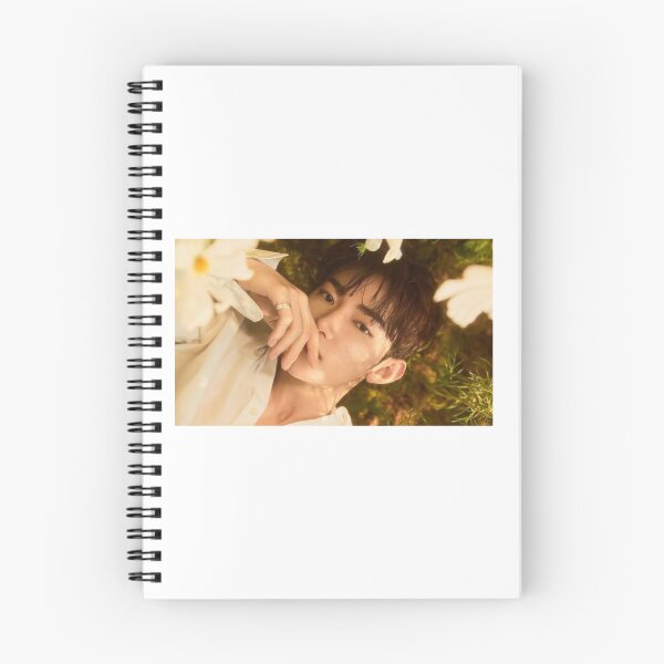 Artikelvorschau, Zhang Hao Zerobaseone Cottagecore Gartenblume Kpop Idol entworfen und verkauft von fruityfaery.