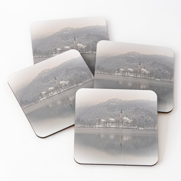 Artikelvorschau, Winterliche Insel Bled entworfen und verkauft von rawshutterbug.