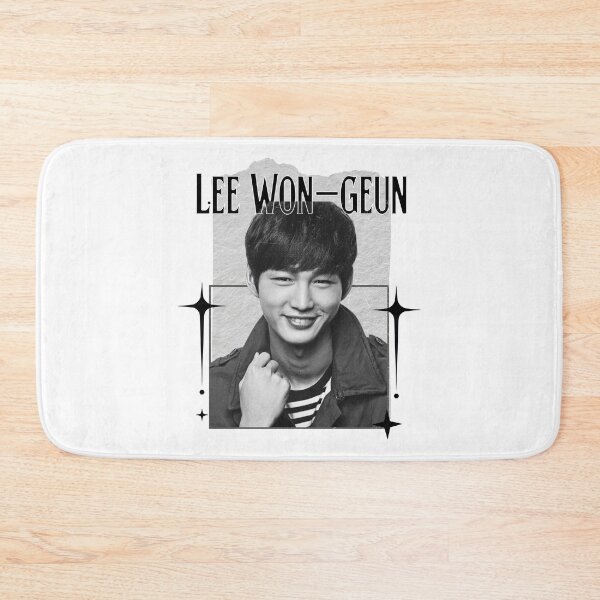 Item preview, Lee Won-geun (이원근), actor coreano, collage de álbum de recortes de K-Dramas, diseño vintage Y2K acogedor designed and sold by HELL0WBELLO.