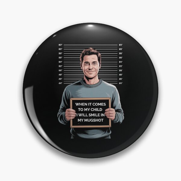 Artikelvorschau, Wenn es um mein Kind geht, werde ich auf meinem Fahndungsfoto lächeln – Lustiges Papa-Schutz-Humor-Design entworfen und verkauft von Ania_BM.