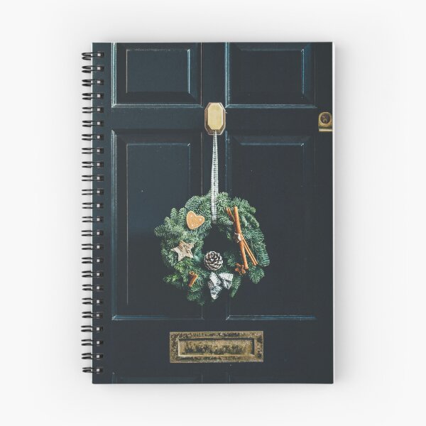 Aperçu de l'œuvre Porte d'entrée festive de Noël | Photographie de décorations de fêtes créée et vendue par MerchMarketer.