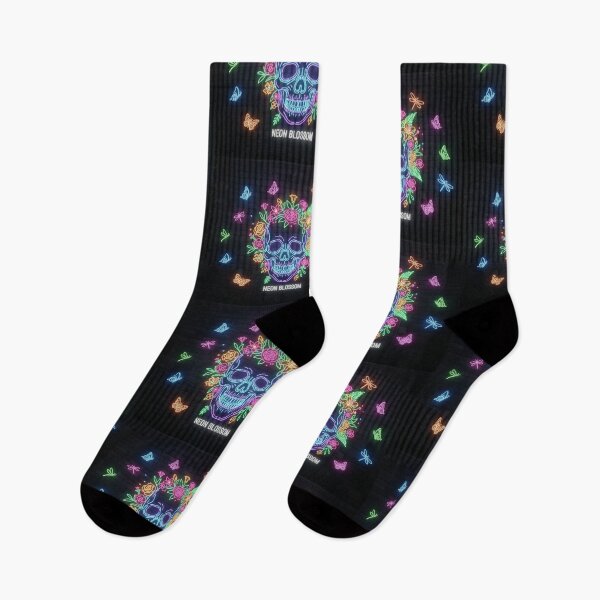 Artikelvorschau, Neon Totenkopf mit Blumen und Schmetterlingen entworfen und verkauft von Gletschie.