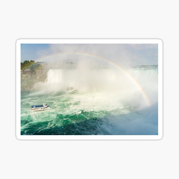 Aperçu de l'œuvre Naviguer sous les chutes du Niagara Rainbow - Maid of the Mist Boat Cruise créée et vendue par Georgia Mizuleva.