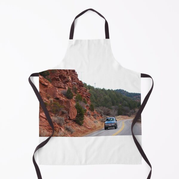 Aperçu de l'œuvre SUV VINTAGE TRAVERSANT ASPEN, COLORADO créée et vendue par DriveModern.