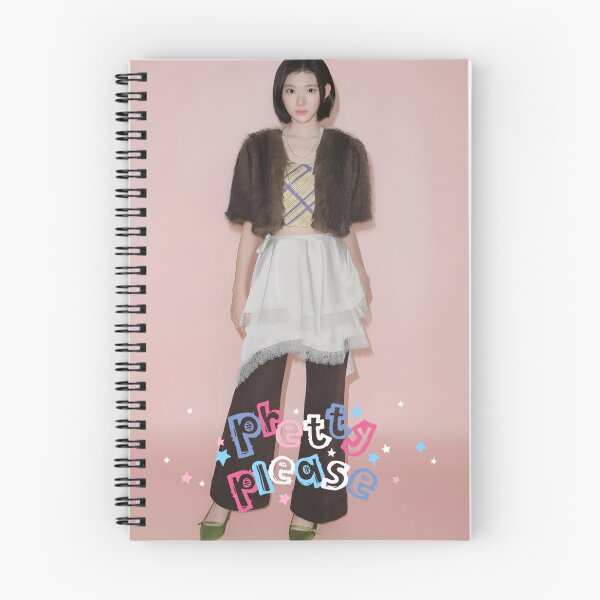 Artikelvorschau, Hearts2Hearts Merch | Jiwoo Pretty Please inspiriert | Elegantes Comeback-Sammlerstück für S2U entworfen und verkauft von Valereekmerch.
