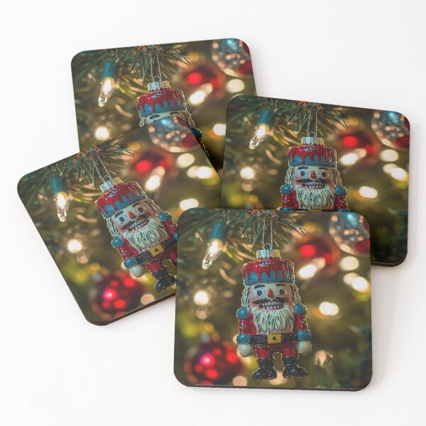 Artikelvorschau, Weihnachtsschmuck – Magischer Feiertagsglanz entworfen und verkauft von Kat's Design Hub.