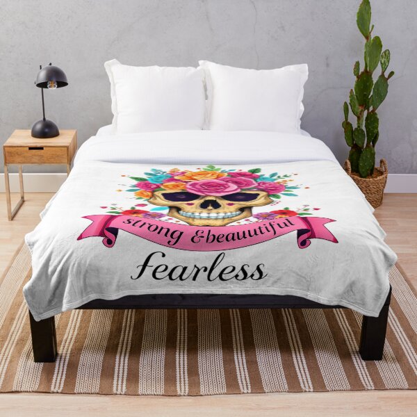 Aperçu de l'œuvre Motif de crâne floral fort, beau et intrépide créée et vendue par DrawDrip.