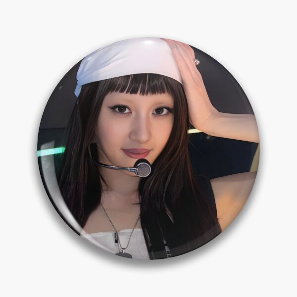 Artikelvorschau, LE SSERAFIM SPAGHETTI Yunjin Merch – Limitierte K‑Pop-Kleidung und Accessoires entworfen und verkauft von Valereekmerch.