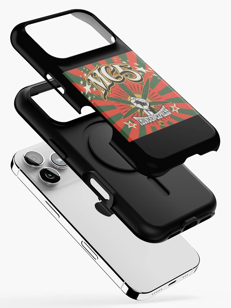 Aperçu 2 sur 4. Coque iPhone avec l'œuvre Bande MC5 créée et vendue par BrodieBouges.