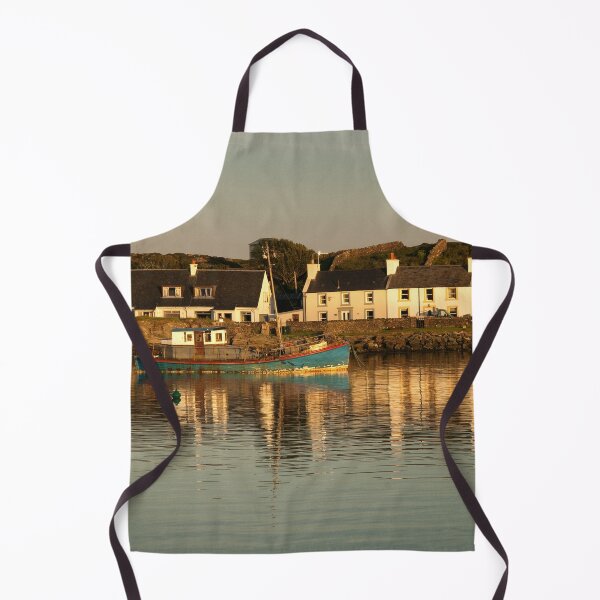 Artikelvorschau, Islay: Abenddämmerung im Hafen von Port Ellen entworfen und verkauft von Kasia Design.