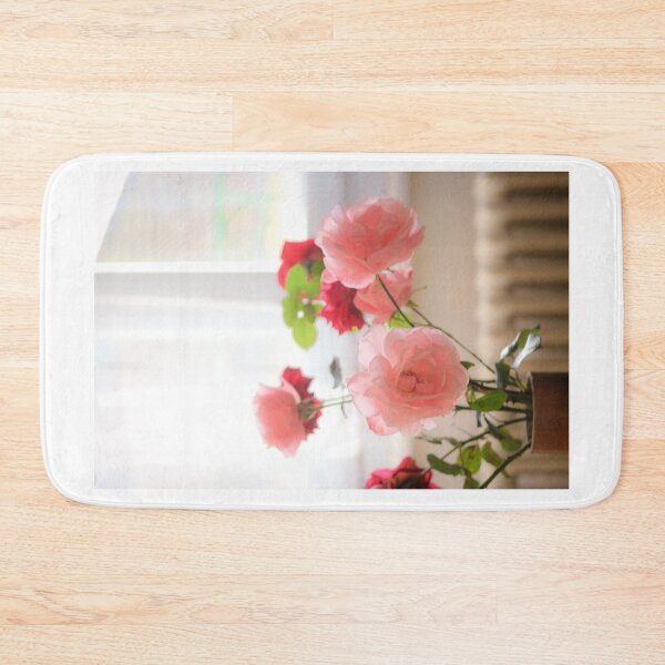 Artikelvorschau, Rosa und rote Rosen Bouquet – Strahlend romantische Blumenfotografie entworfen und verkauft von Anyhnto.