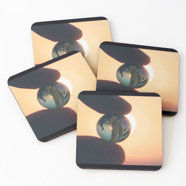 Artikelvorschau, Eingefangener Sonnenuntergang: Eine Welt in einer Murmel entworfen und verkauft von MDB_Shop.