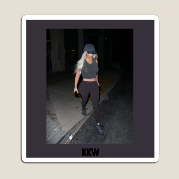 Aperçu de l'œuvre Kim Kardashian KKW 7 créée et vendue par scultura.
