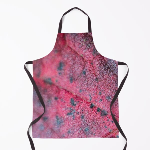 Artikelvorschau, Rotes Blattdetail entworfen und verkauft von lifeinpinkcrochet.