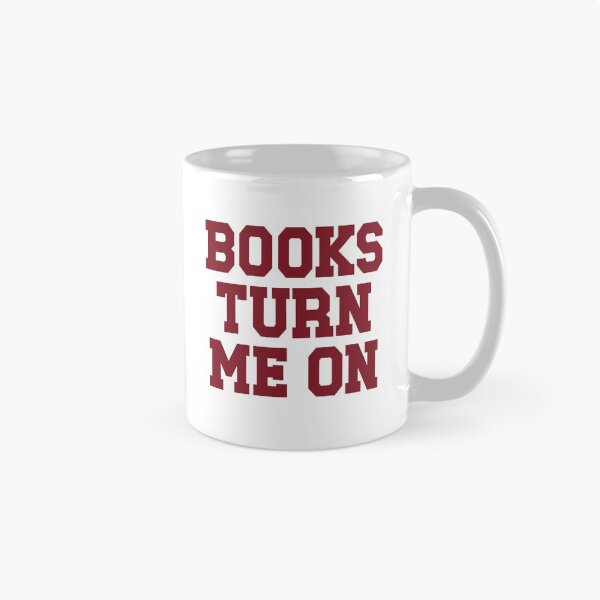 Aperçu de l'œuvre T-shirt « Les livres me font craquer » – Cadeau coquin pour les amoureuses des livres, Sweat-shirt vintage « Lectrice passionnée » – Cadeau pour étudiante lectrice, Mug « Les livres me font craquer » – Cadeau humoristique pour les passionnées de lecture. créée et vendue par Noe Mill.
