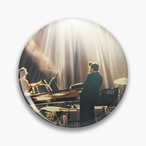 Artikelvorschau, „THE BAND“ Live-Musikkonzert – Illustration der goldenen Bühnenbeleuchtung entworfen und verkauft von SergioMiklos.