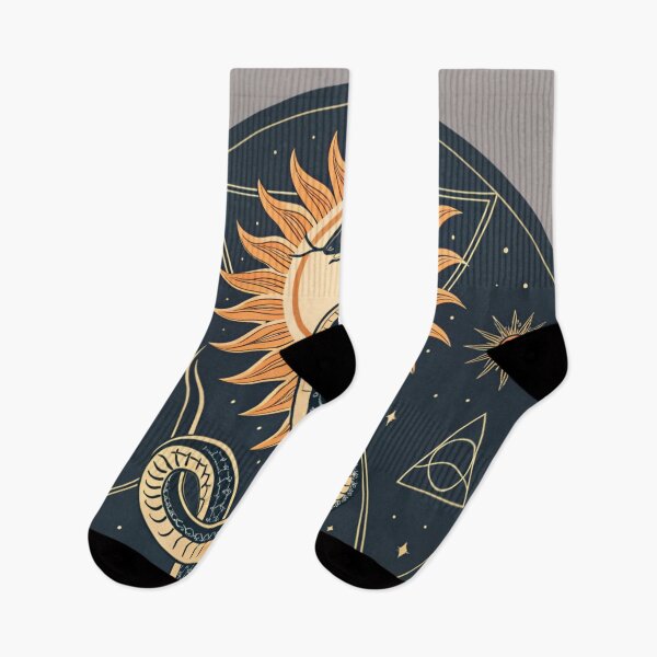 Aperçu de l'œuvre Serpent enroulé autour du disque solaire, symbole de renaissance créée et vendue par Lucky 777.