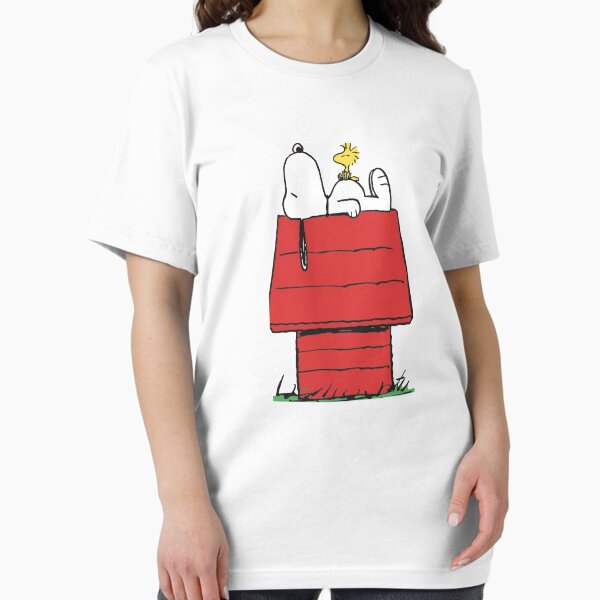 Snoopy and Woodstock Resting Peacefully on the Red Doghouse Essential T-Shirt