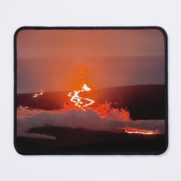 Artikelvorschau, Mauna Loa Vulkan Lava Flow Nacht entworfen und verkauft von TrisaThyme.