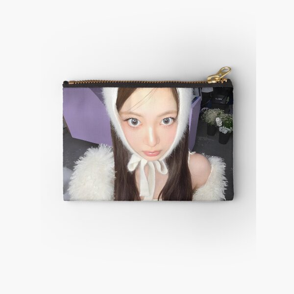 Artikelvorschau, Eunchae SPAGHETTI Merchandise | K-Pop Kleidung & Geschenke entworfen und verkauft von Valereekmerch.
