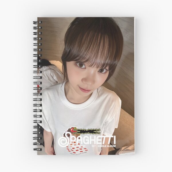 Artikelvorschau, Chaewon SPAGHETTI Merch | LE SSERAFIM-Fanfavoriten entworfen und verkauft von Valereekmerch.