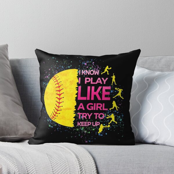 Aperçu de l'œuvre T-shirt de softball « Joue comme une fille » créée et vendue par TinaMDedrick.