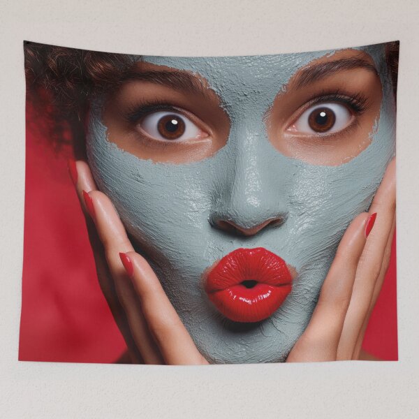 Aperçu de l'œuvre Femme surprise avec un masque facial créée et vendue par anytka.