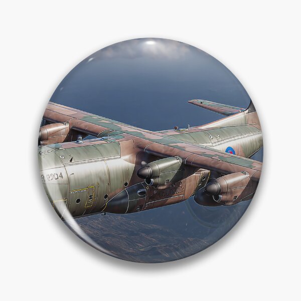 Artikelvorschau, Lockheed C130 Hercules über dem Luftwaffenstützpunkt entworfen und verkauft von Skyframe Aviation.