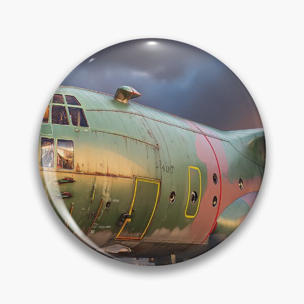 Artikelvorschau, Lockheed C-130 Hercules auf einer Trainingsmission entworfen und verkauft von Skyframe Aviation.