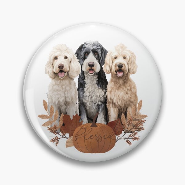 Artikelvorschau, Gesegnetes Goldendoodle Trio Herbst Thanksgiving Design mit Kürbis entworfen und verkauft von Random Candy Studio.